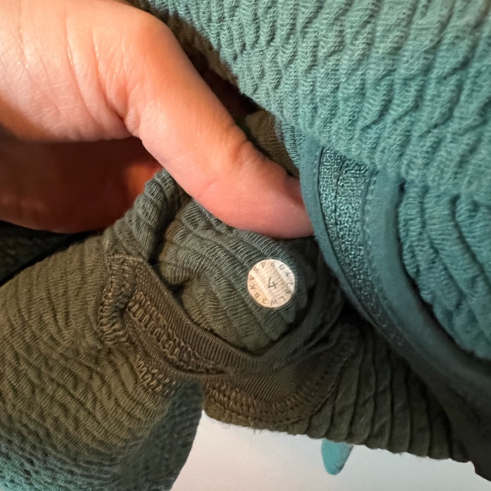 Lululemon On Repeat Mock Neck Pullover *** - Picture 9 of 10
